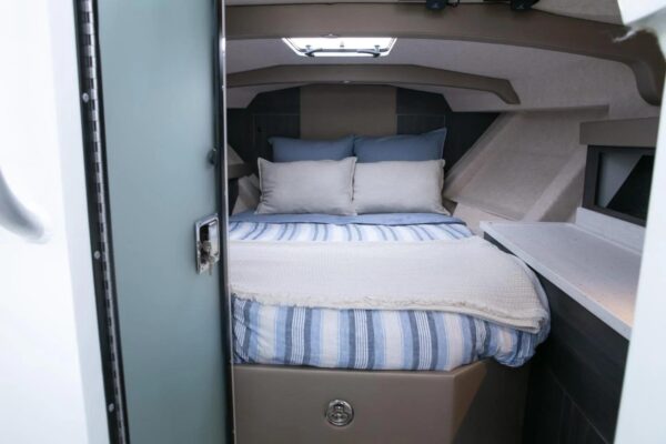 interior bed cabin 33ft 2026 extreme boats 986 game king