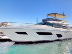 57′ 2020 Ferretti Yachts 550