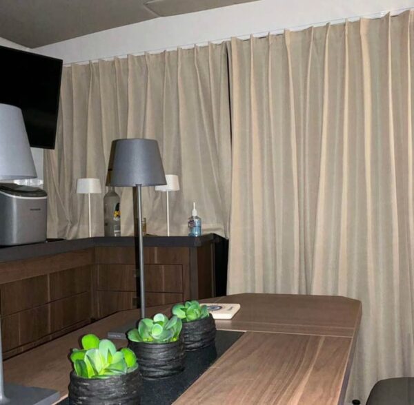 2018-sealine-c330-lounge-area