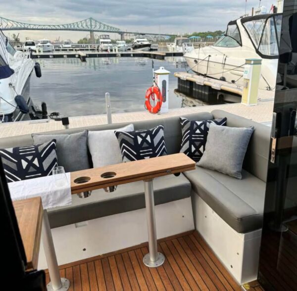 2018-sealine-c330-outdoor-seating