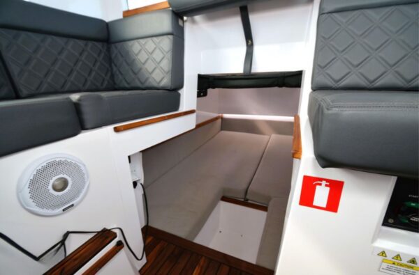 Axopar 37 Aft Cabin resting area