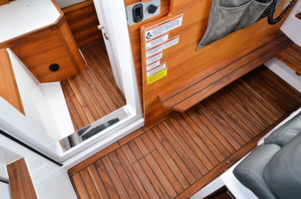 Axopar 37 Aft Cabin floor