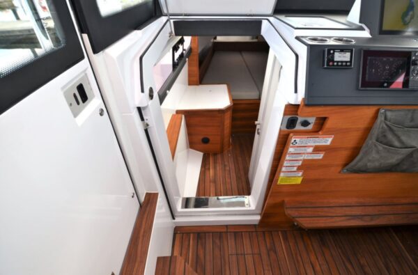 Axopar 37 Aft Cabin bedroom entrance