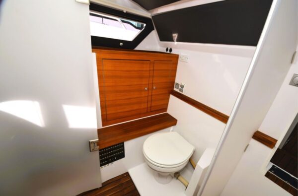 Axopar 37 Aft Cabin washroom