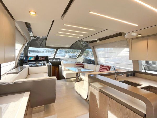 Used yacht for sale, Ferretti 550 living room