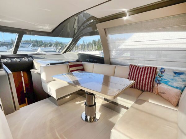 Used yacht for sale, Ferretti 550 living room