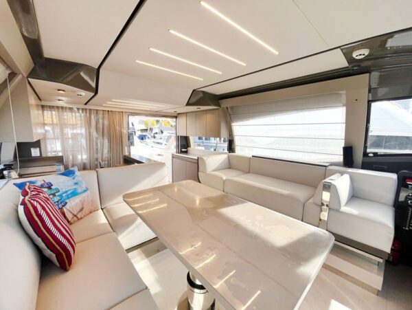 Used yacht for sale, Ferretti 550 living room