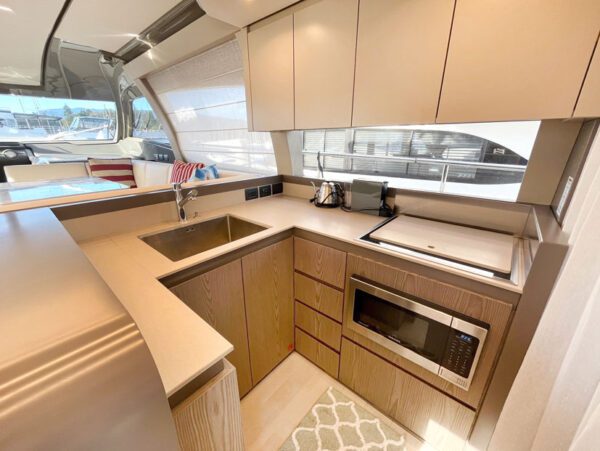 Used yacht for sale, Ferretti 550, galley