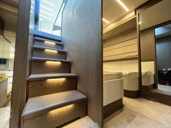 Used yacht for sale, Ferretti 550, stairs