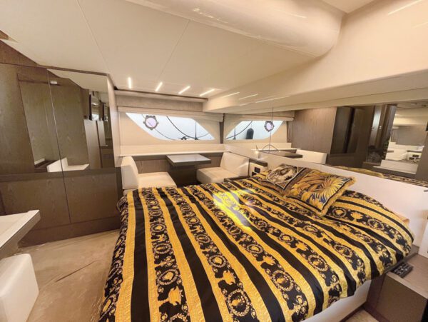 Used yacht for sale, Ferretti 550, master bedroom