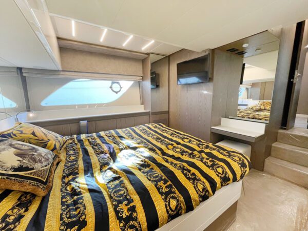 Used yacht for sale, Ferretti 550, master bedroom