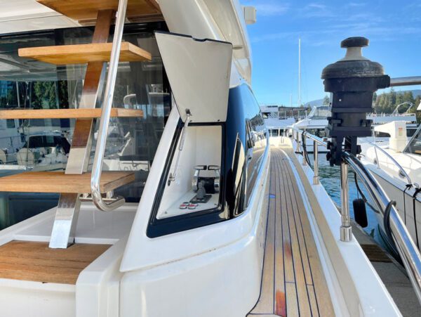 Used yacht for sale, Ferretti 550