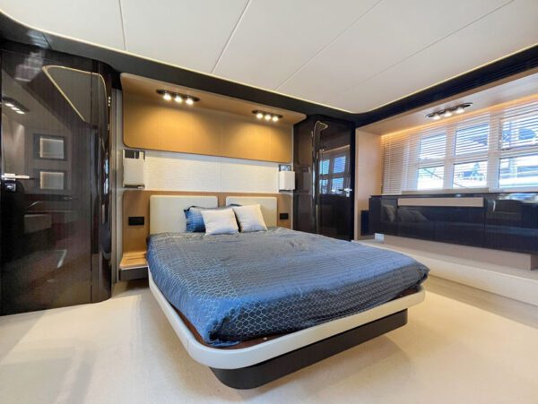 Azimut 77S master bedroom whole view