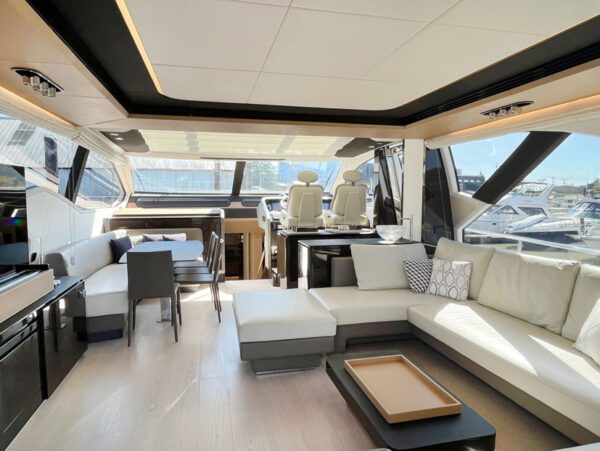 Azimut 77S living room