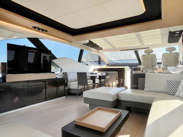 Azimut 77S living room