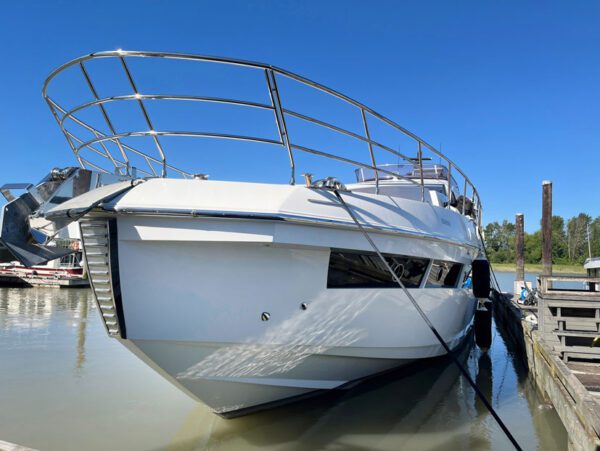 Azimut 77S front view