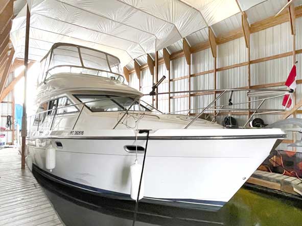 Bayliner 3788-vancouver yacht sales