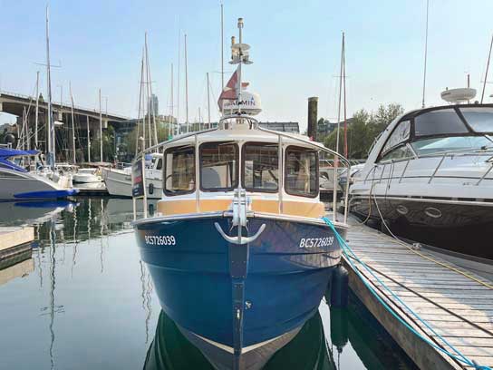 Ranger Tugs R27 front view