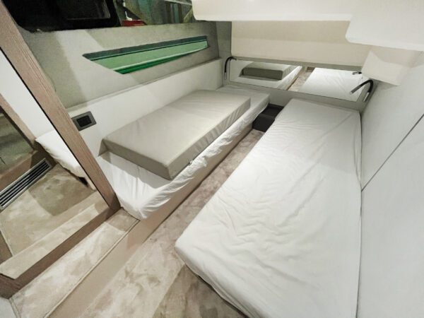 Used boat for sale Sessa C42 crew bedroom