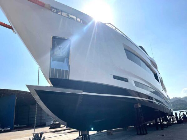 Super Yacht Heysea Asteria 142 front view