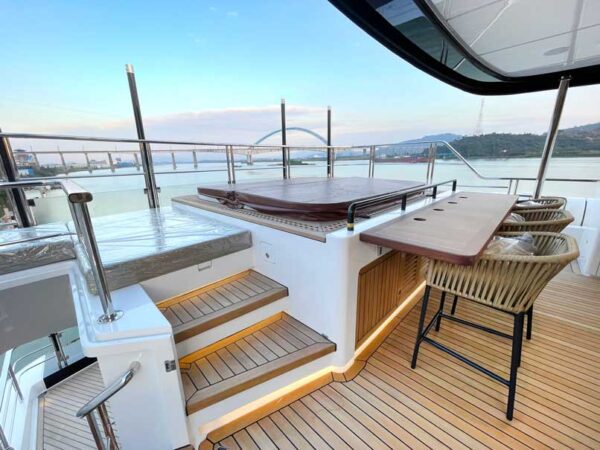 Super Yacht Heysea Asteria 142 front deck