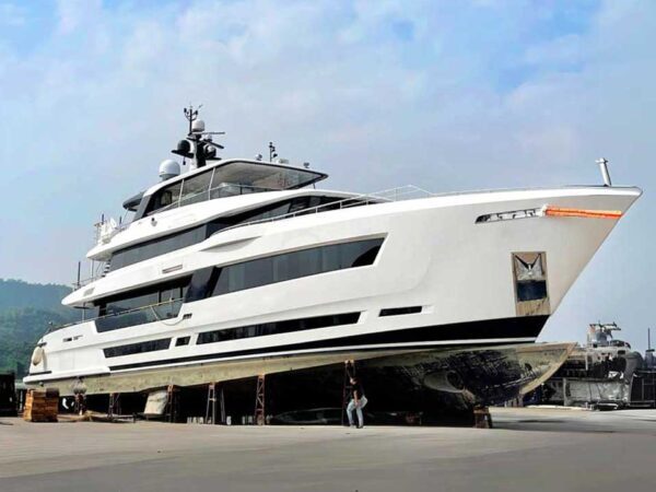 Super Yacht Heysea Asteria 142 side view