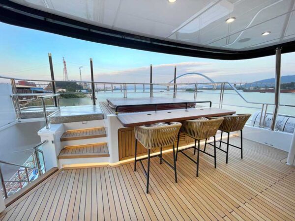 Super Yacht Heysea Asteria 142 front deck