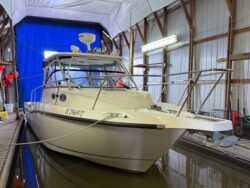 32' 2006 Boston Whaler 305 Conquest